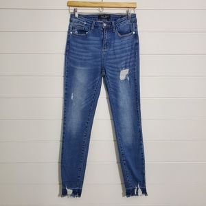 Judy Blue LA Skinny Fit Distressed Jeans. Size:‎ 5|27